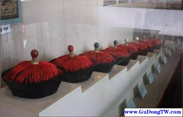 科普：通過頂戴花翎判斷官員品級！看完這篇，再也不會買到假的玻璃頂戴珠了！